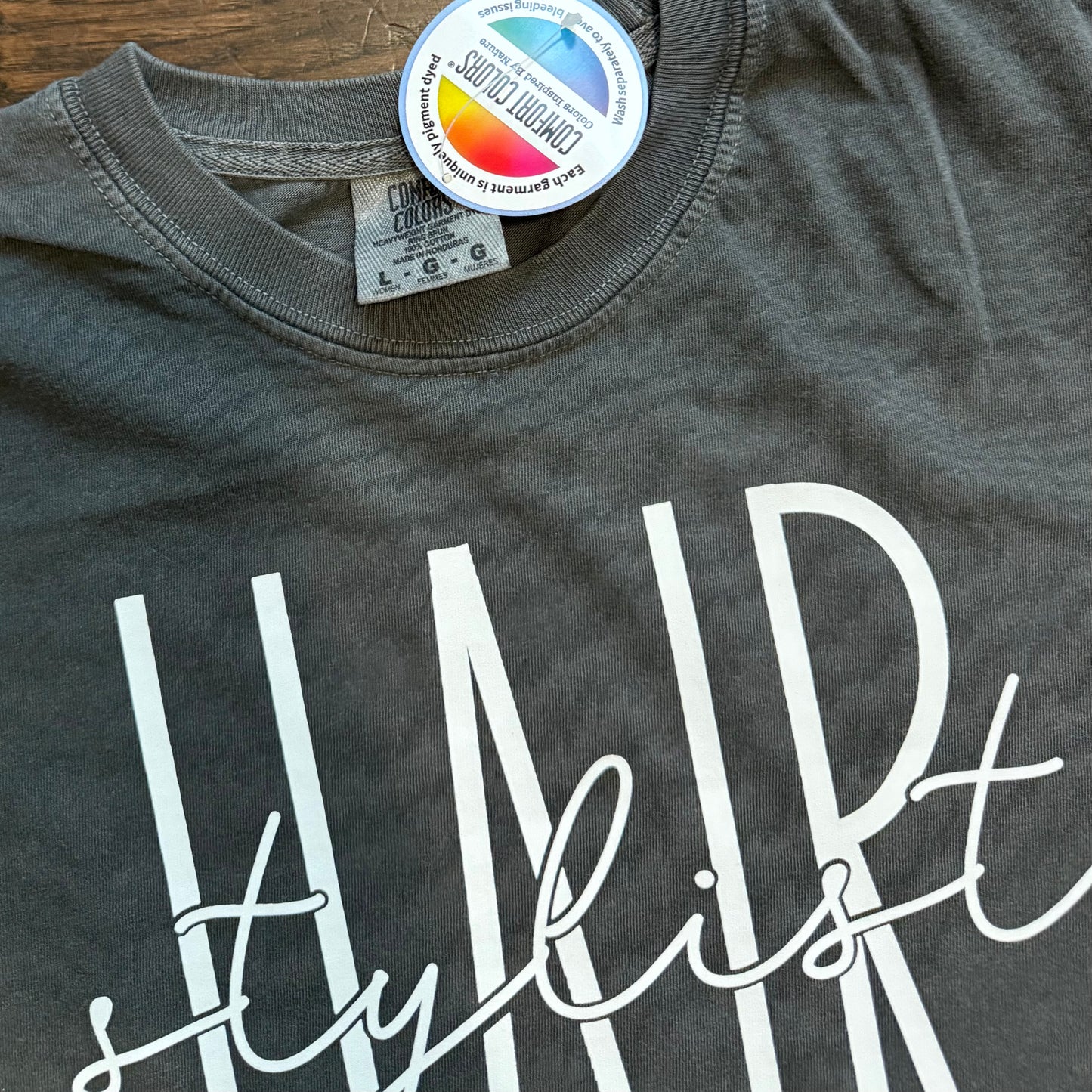hair stylist cropped tee